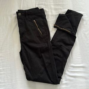 AE High Rise Jeggings seam detail